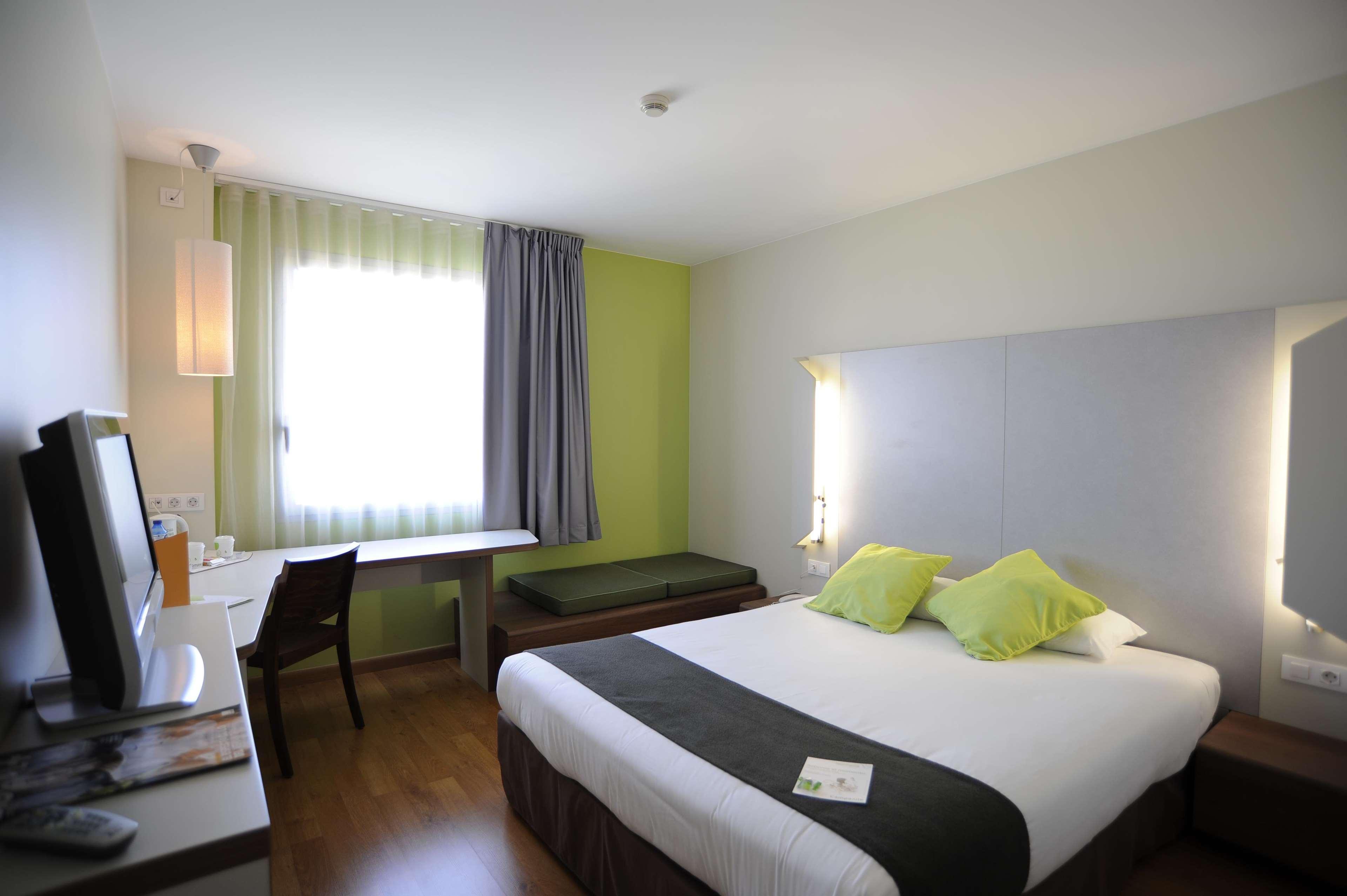 Travelodge Bcn Cornella Fira Cornellà de Llobregat Exterior foto